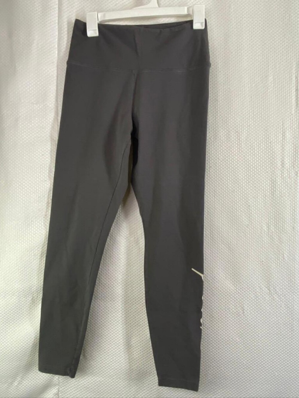 • PINK Victoria's Secret Gray Graphic Leggings Size Large L